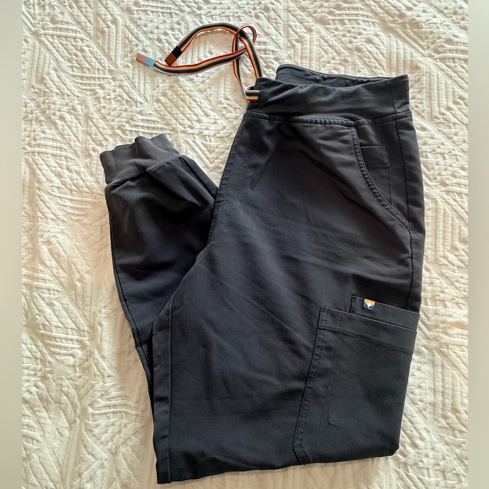 Figs Women’s Zamora Jogger Scrub Pants with Utility Pockets in Charcoal